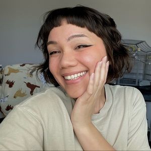 Meet your Posher, Alexia